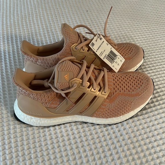 adidas Shoes - NWT Adidas ultraboost sneakers size 8